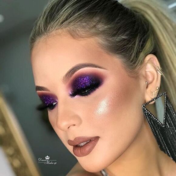 MAC Liquid Dazzleshadow Eyeshadow in Pantherized (Deep Purple Glitter) - Picture 9 of 14